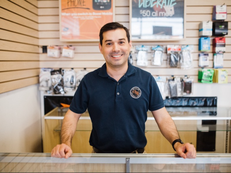 Ag cellular repair center team